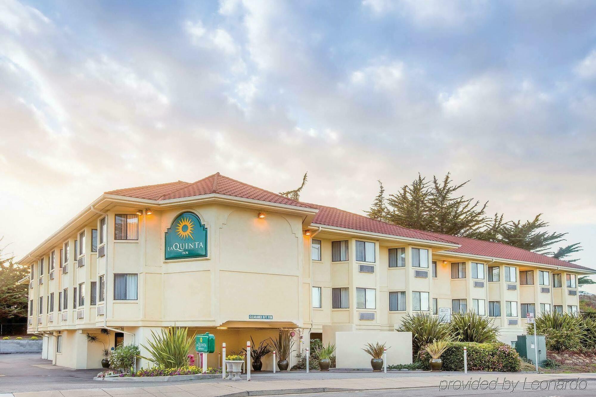 Hampton Inn Monterey Exterior photo