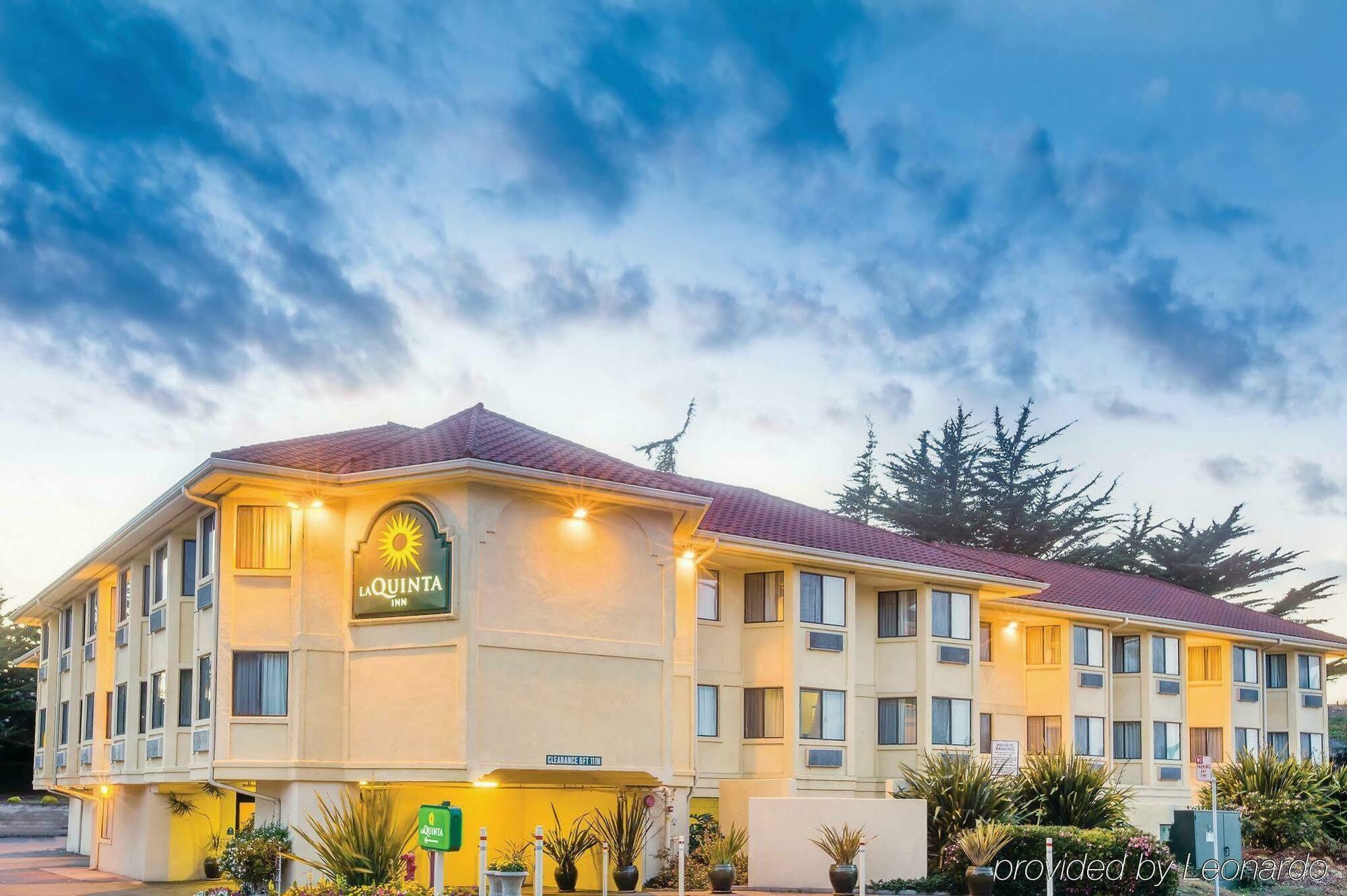 Hampton Inn Monterey Exterior photo